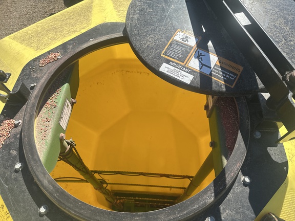 Used 2016 John Deere 1870 Air Drills and Seeders at Horizon Ag & Turf in Lloydminster, AB - Photo16