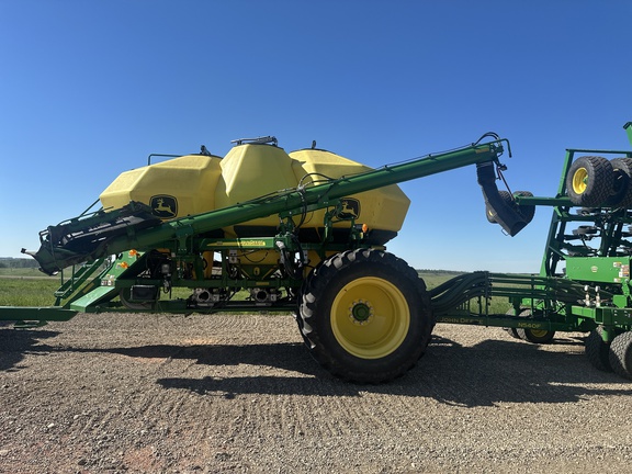 Used 2016 John Deere 1870 Air Drills and Seeders at Horizon Ag & Turf in Lloydminster, AB - Photo15