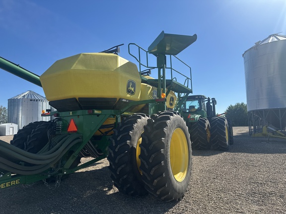 Used 2016 John Deere 1870 Air Drills and Seeders at Horizon Ag & Turf in Lloydminster, AB - Photo20