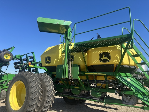 Used 2016 John Deere 1870 Air Drills and Seeders at Horizon Ag & Turf in Lloydminster, AB - Photo19
