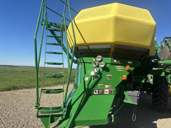 Used 2016 John Deere 1870 Air Drills and Seeders at Horizon Ag & Turf in Lloydminster, AB - Photo23