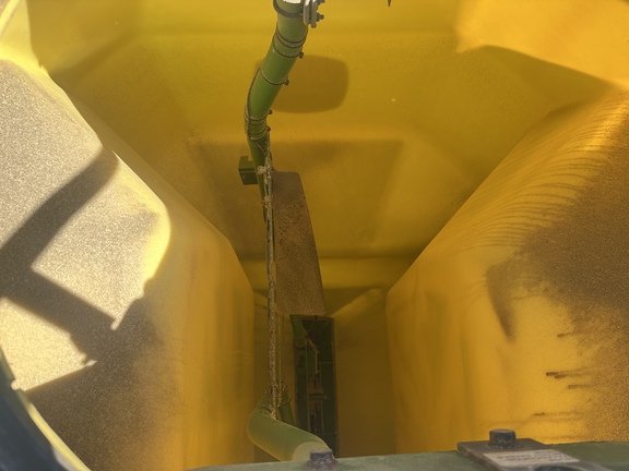 Used 2016 John Deere 1870 Air Drills and Seeders at Horizon Ag & Turf in Lloydminster, AB - Photo10