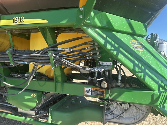 Used 2016 John Deere 1870 Air Drills and Seeders at Horizon Ag & Turf in Lloydminster, AB - Photo11