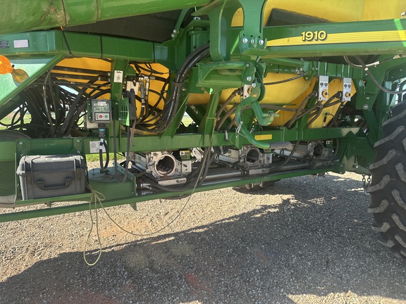 Used 2016 John Deere 1870 Air Drills and Seeders at Horizon Ag & Turf in Lloydminster, AB - Photo41