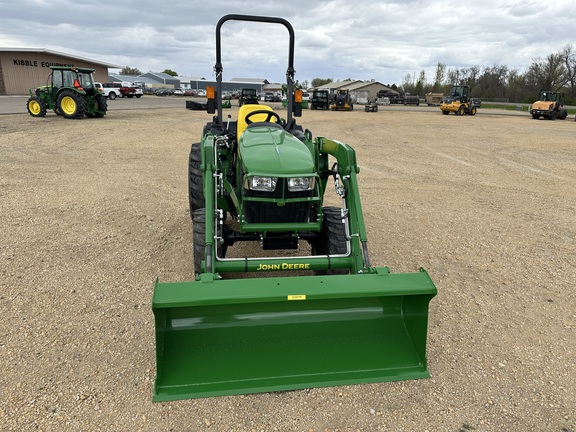 2026 John Deere 3038E - Photo3