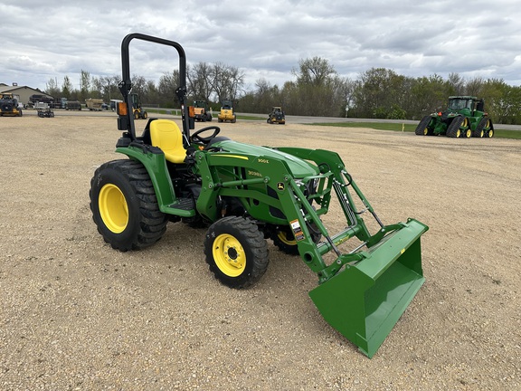2026 John Deere 3038E - Photo4