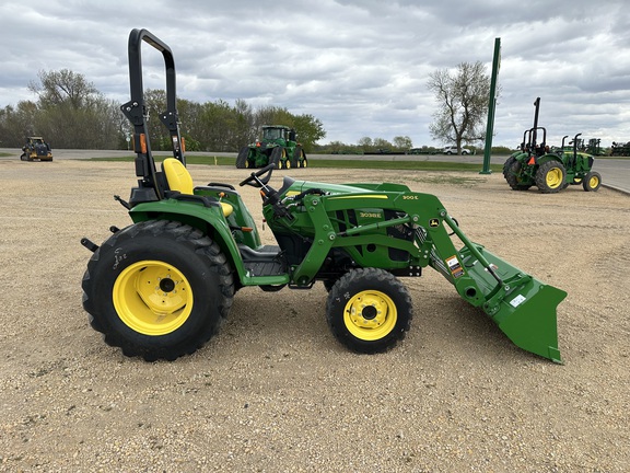 2026 John Deere 3038E - Photo5