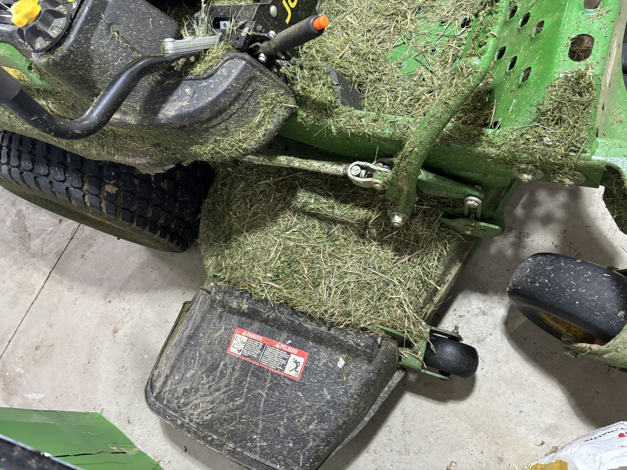 Used 2020 John Deere Z915E Zero Turn Mowers at Koenig Equipment in Richmond, IN - PhotoXL7