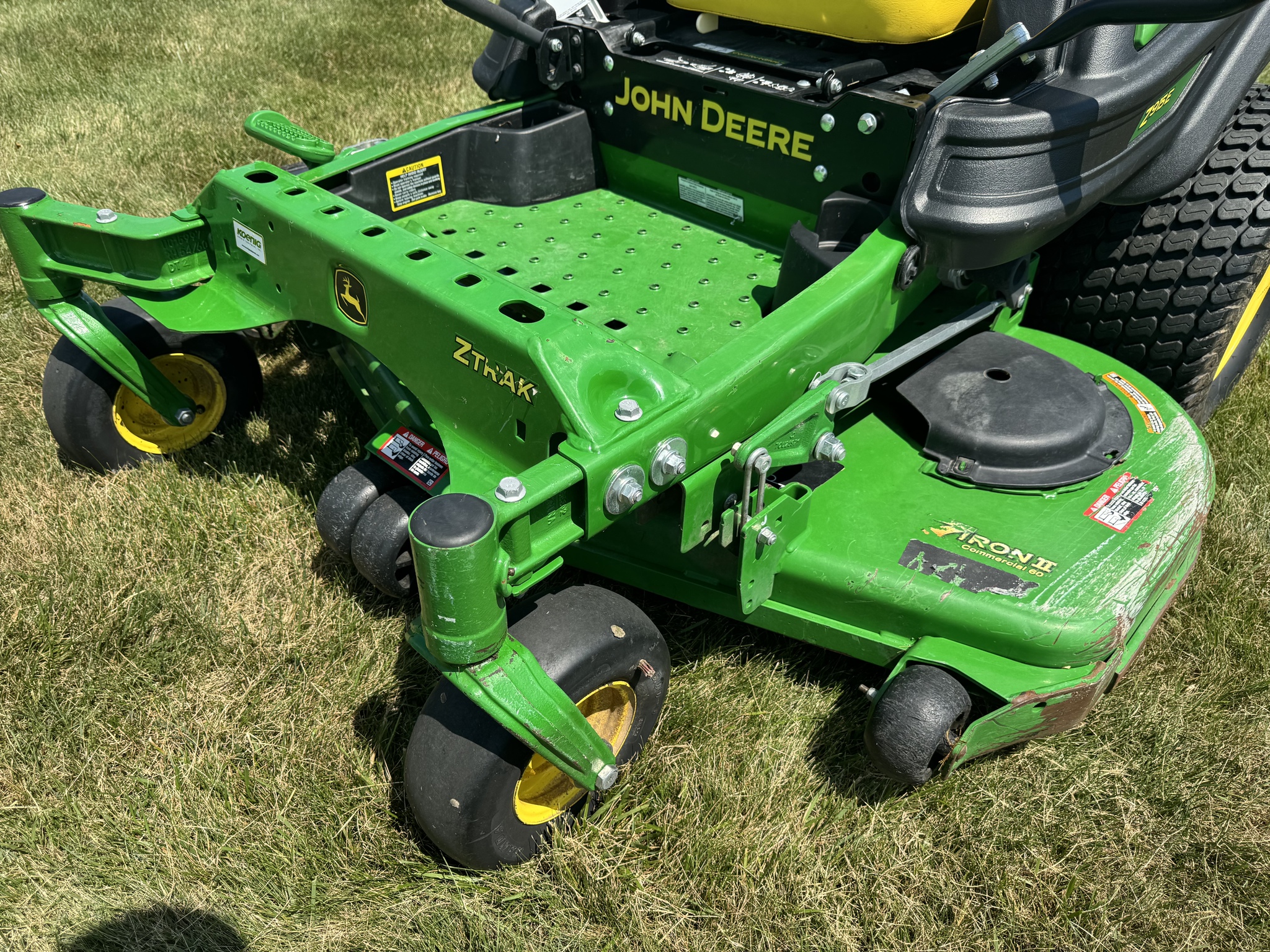 Used 2020 John Deere Z915E Zero Turn Mowers at Koenig Equipment in Urbana, OH - PhotoXL7