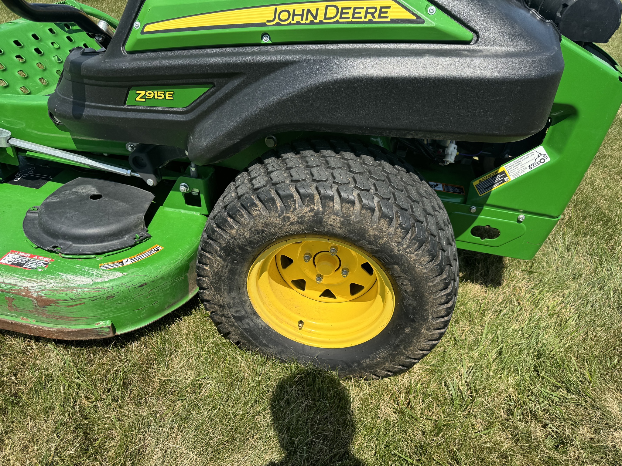 Used 2020 John Deere Z915E Zero Turn Mowers at Koenig Equipment in Urbana, OH - PhotoXL13