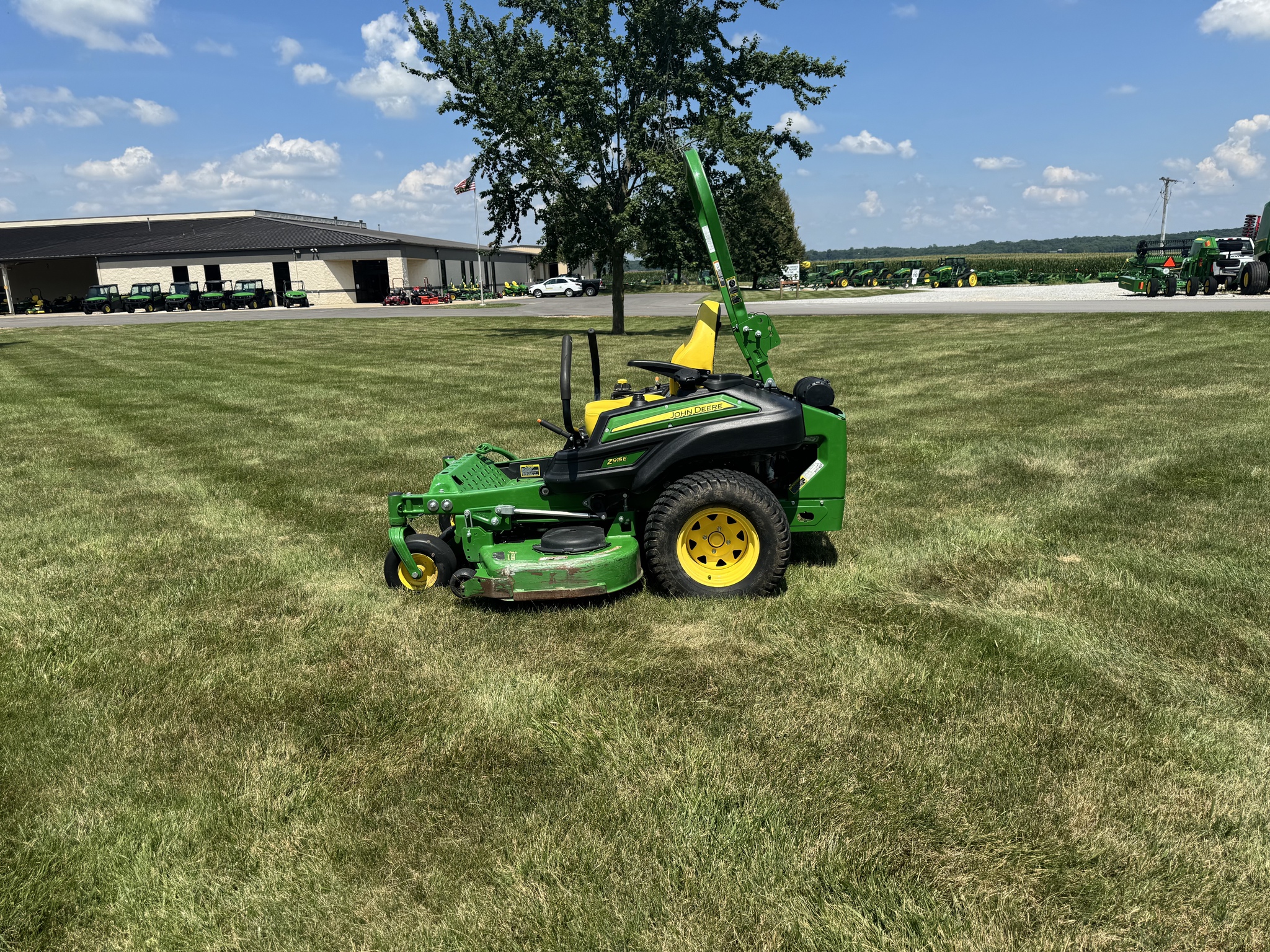 Used 2020 John Deere Z915E Zero Turn Mowers at Koenig Equipment in Urbana, OH - PhotoXL4