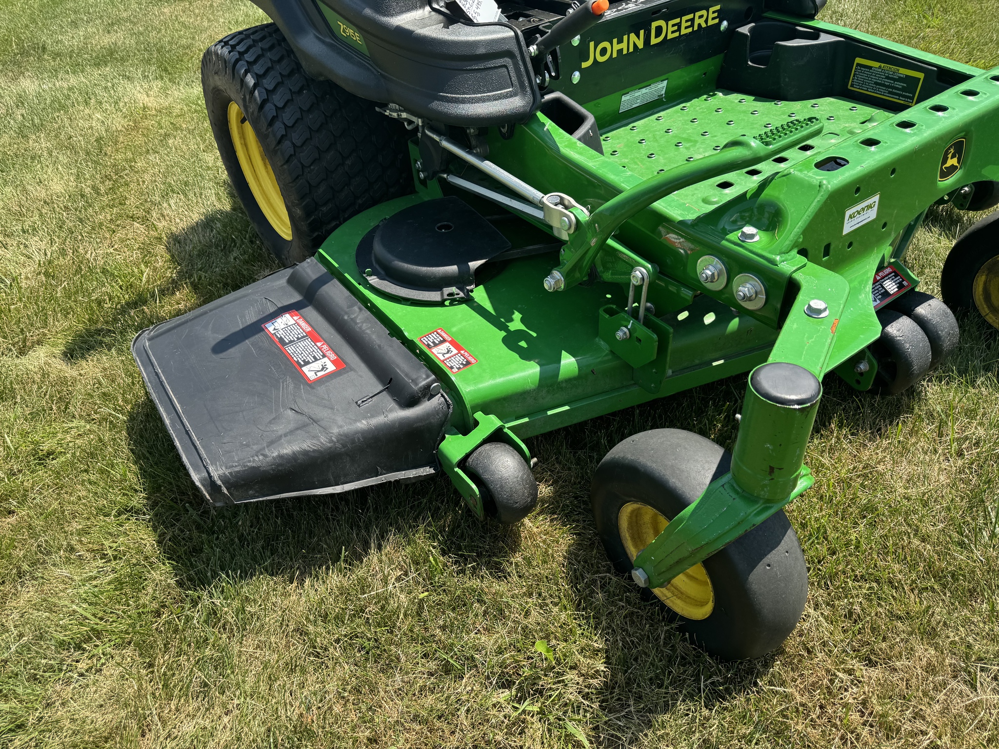Used 2020 John Deere Z915E Zero Turn Mowers at Koenig Equipment in Urbana, OH - PhotoXL17