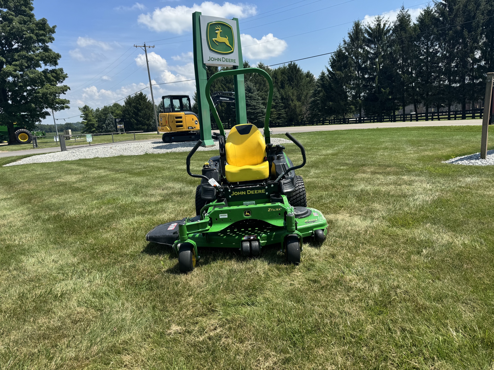 Used 2020 John Deere Z915E Zero Turn Mowers at Koenig Equipment in Urbana, OH - PhotoXL21