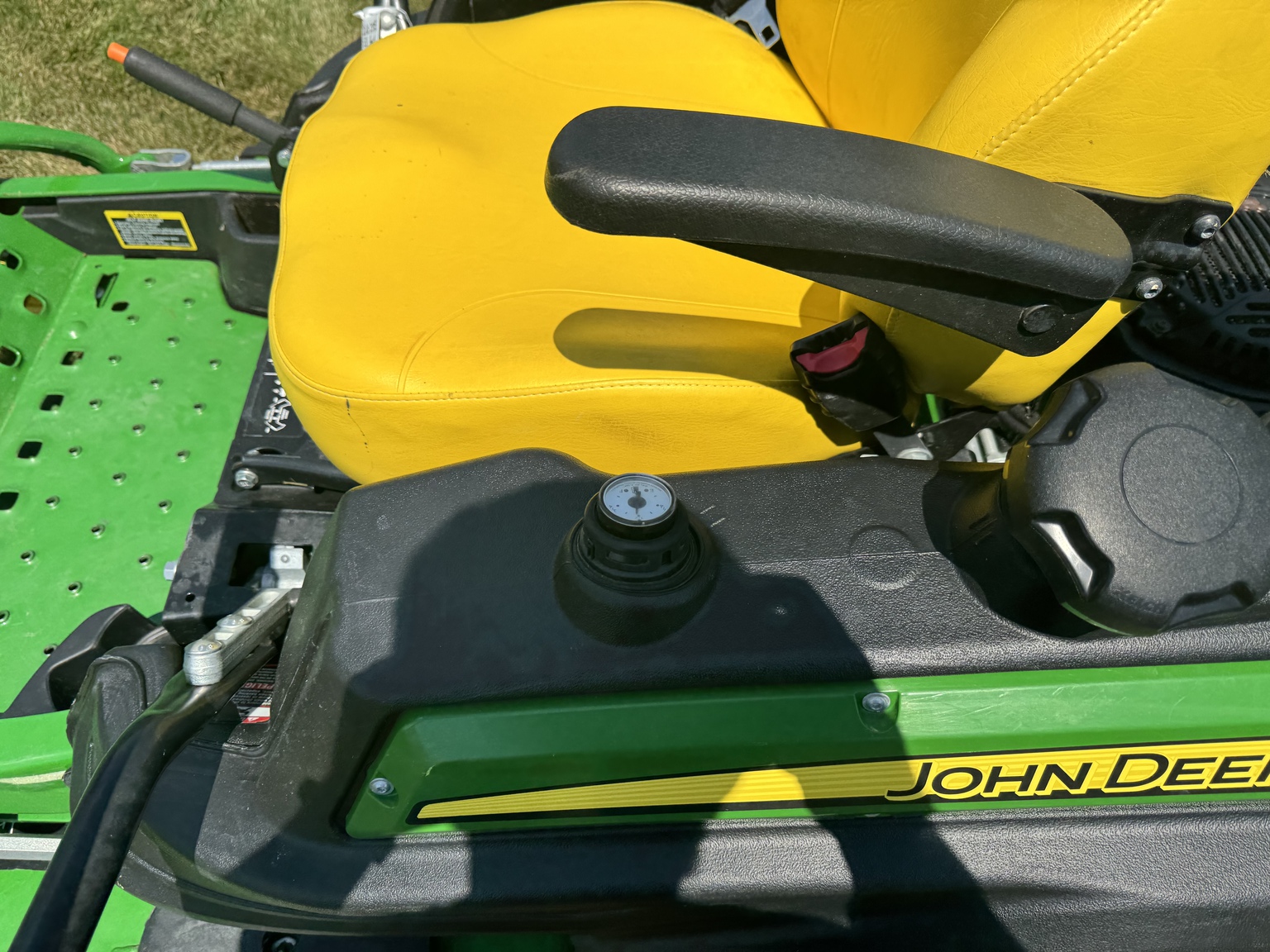 Used 2020 John Deere Z915E Zero Turn Mowers at Koenig Equipment in Urbana, OH - PhotoXL16