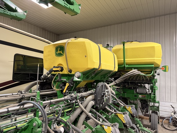 2024 John Deere 1775NT - Photo10