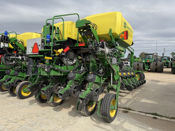 2024 John Deere 1775NT - Photo2