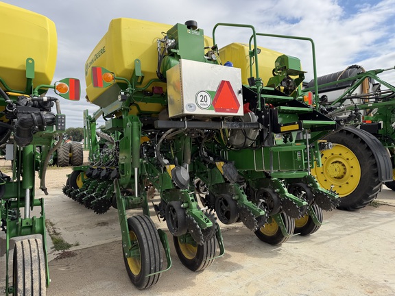 2024 John Deere 1775NT - Photo4