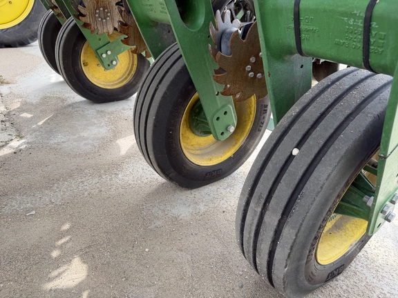 2024 John Deere 1775NT - Photo11