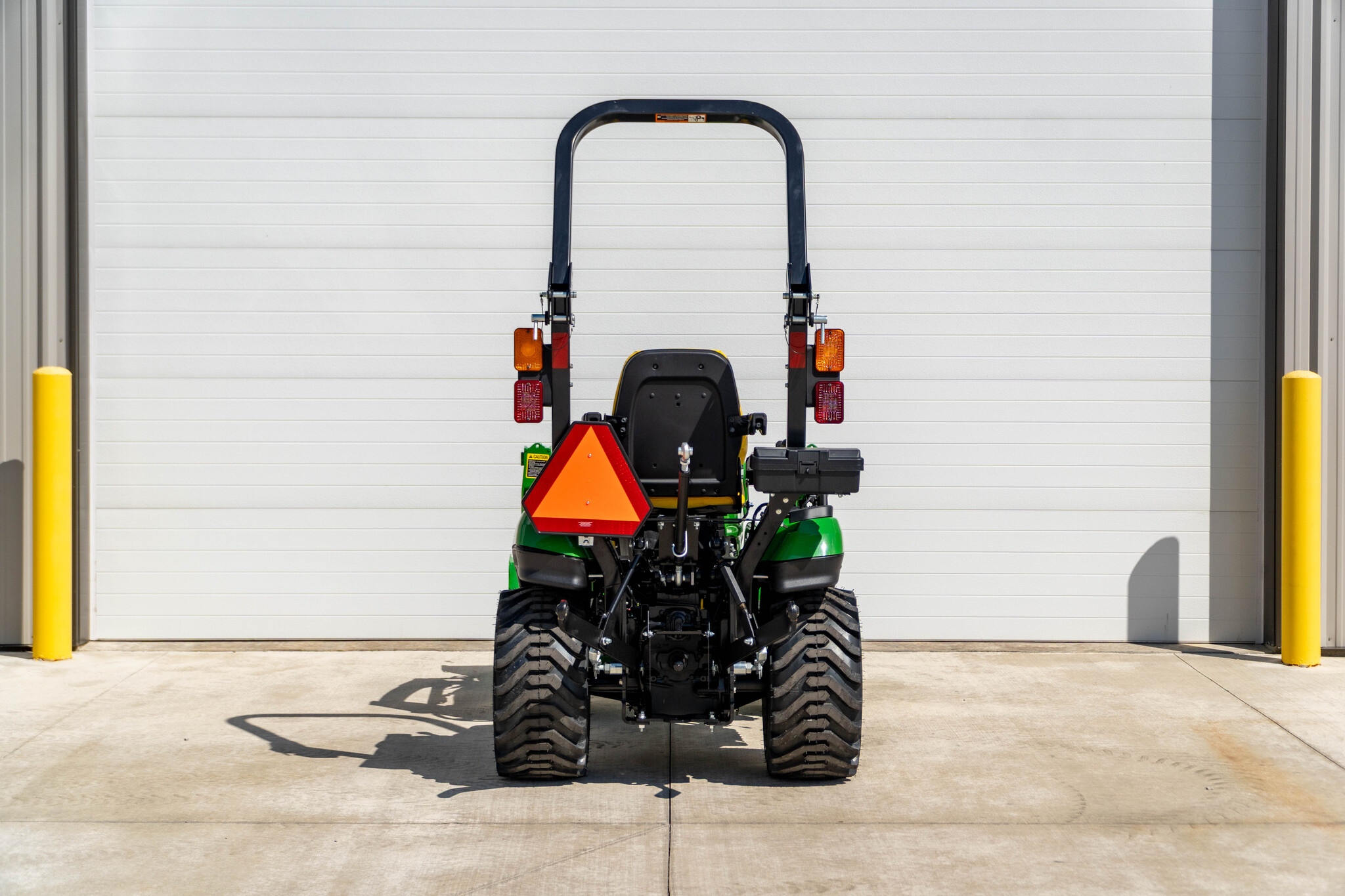 New In-Stock 2026 John Deere 1025R Compact Utility Tractors at Koenig Equipment in Knightstown, IN - PhotoXL6