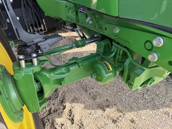 2025 John Deere 6R 155 - Photo13