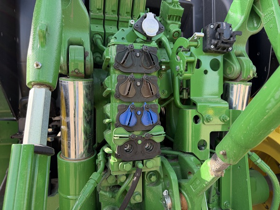 2025 John Deere 6R 155 - Photo25