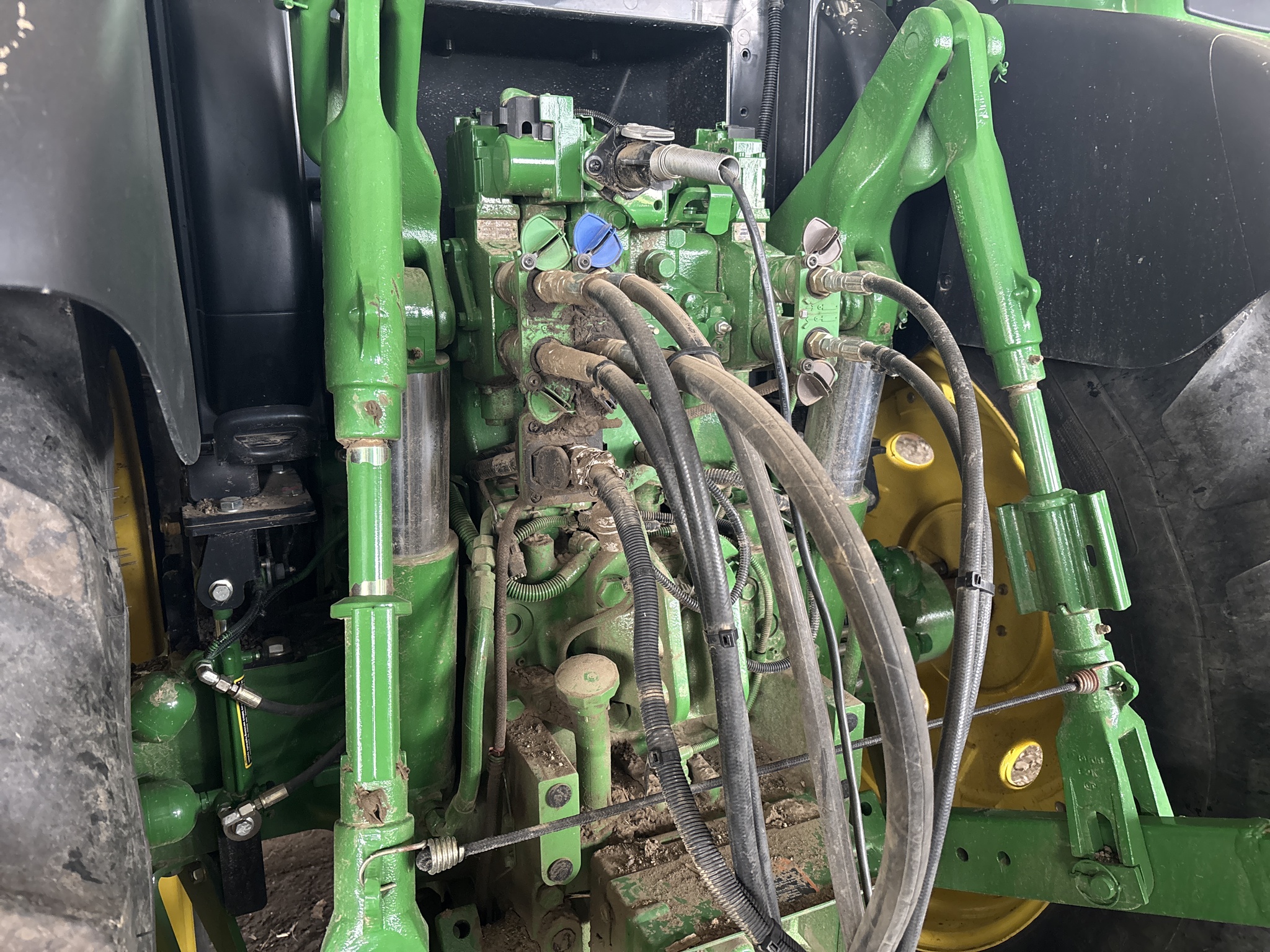 Used 2013 John Deere 6140R Row Crop Tractors at Koenig Equipment in Urbana, OH - PhotoXL6