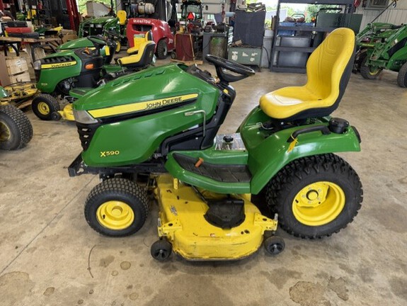 Photo of 2018 John Deere X590
