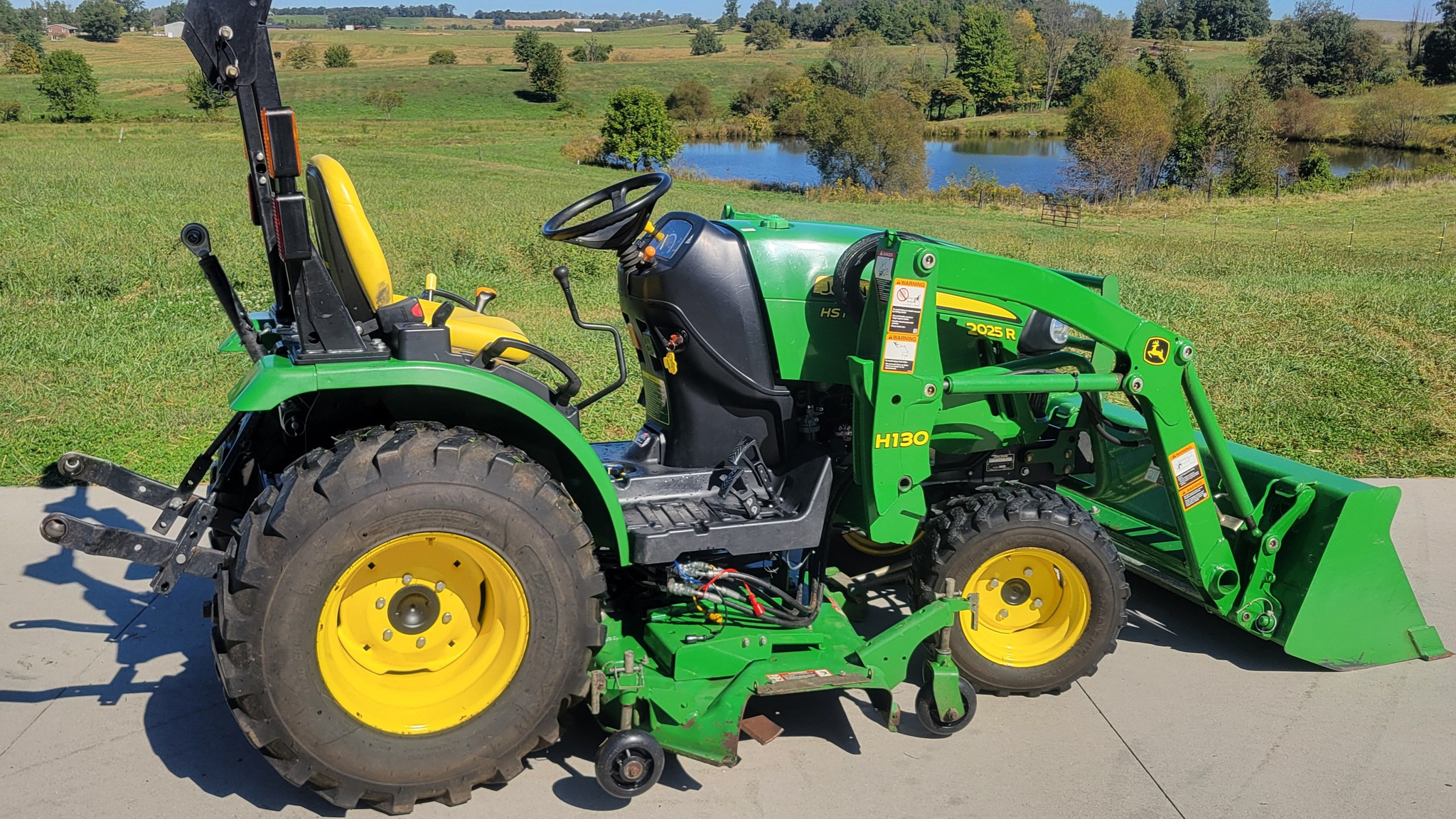 2015 John Deere 2025R