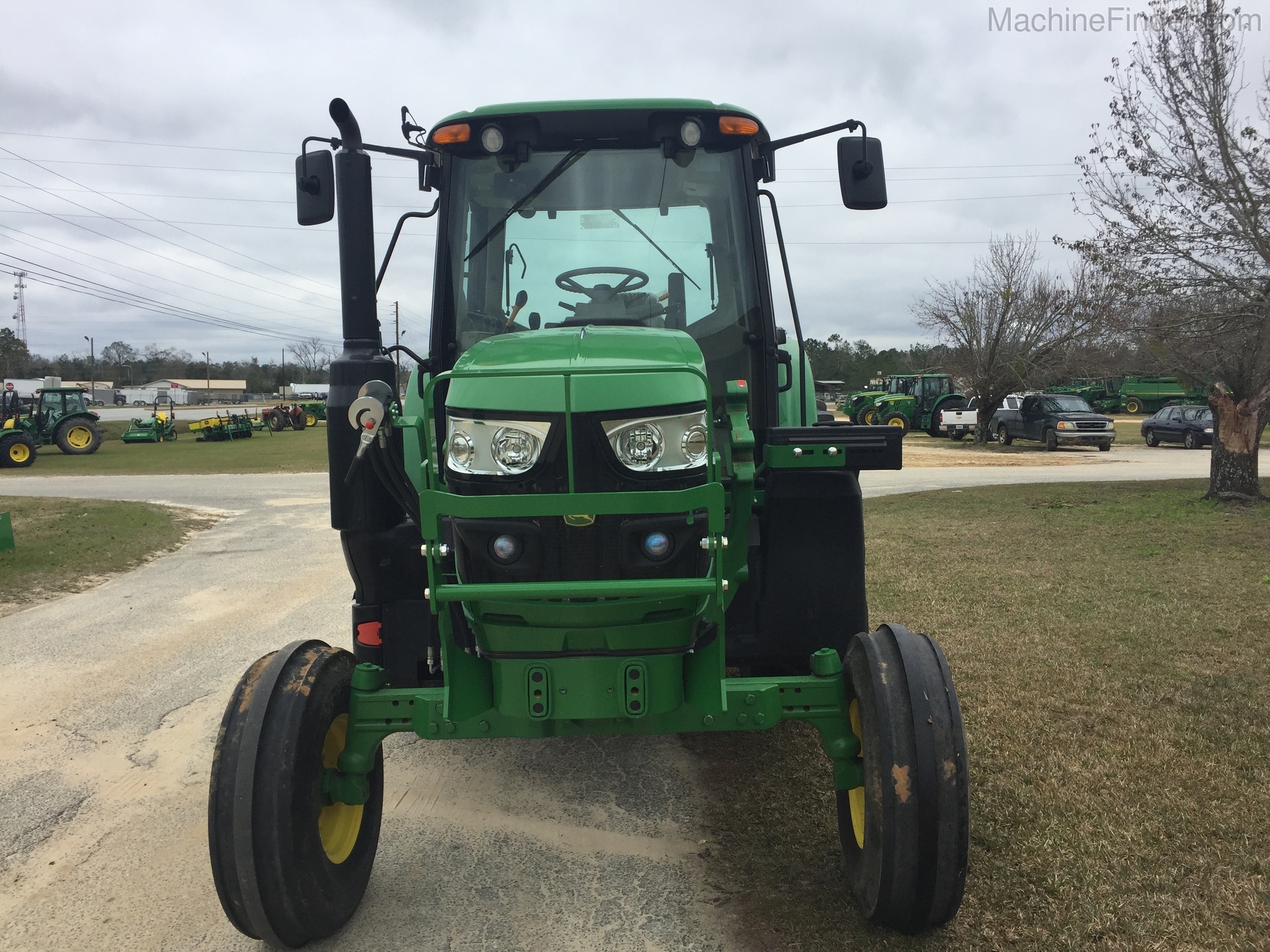 2017 John Deere 6110M Image 4