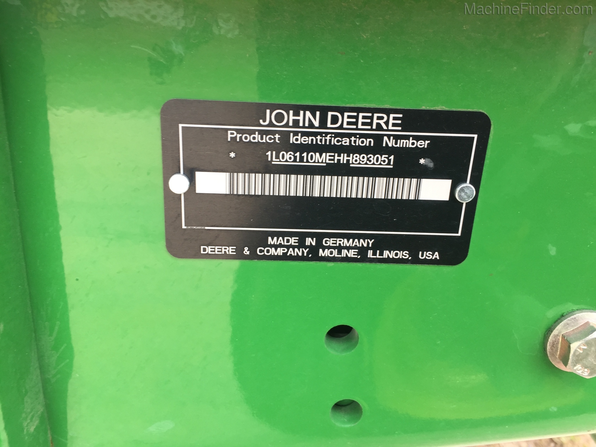 2017 John Deere 6110M Image 7