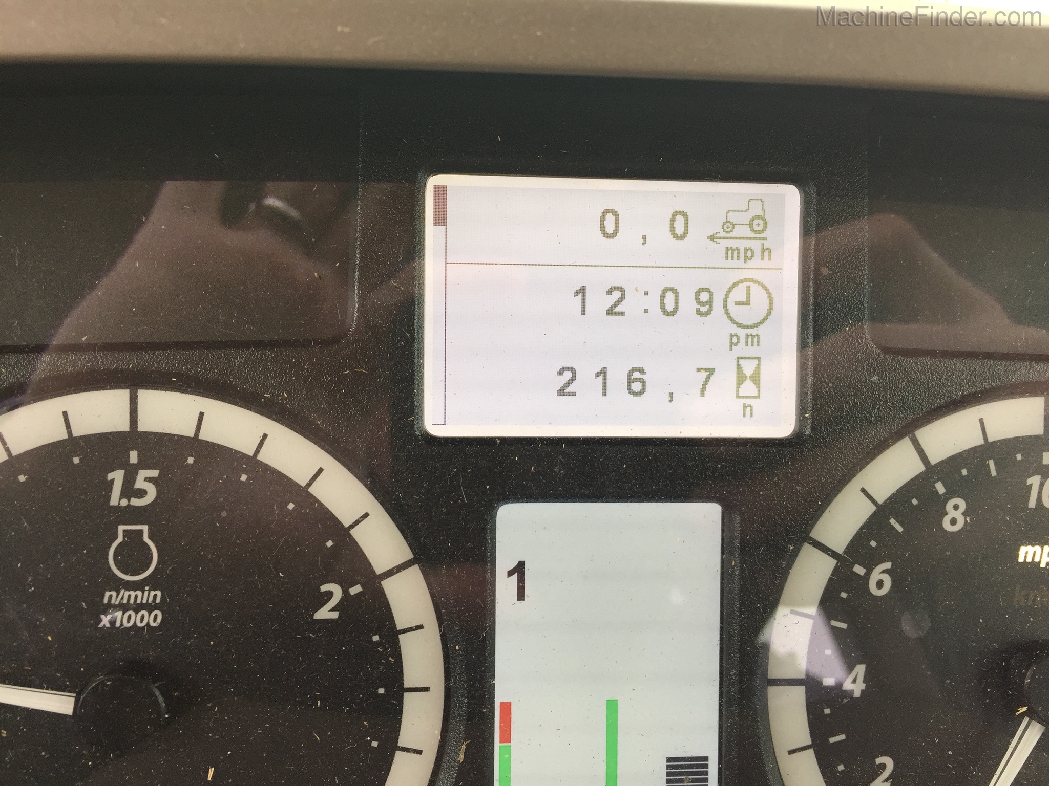 2017 John Deere 6110M Image 12