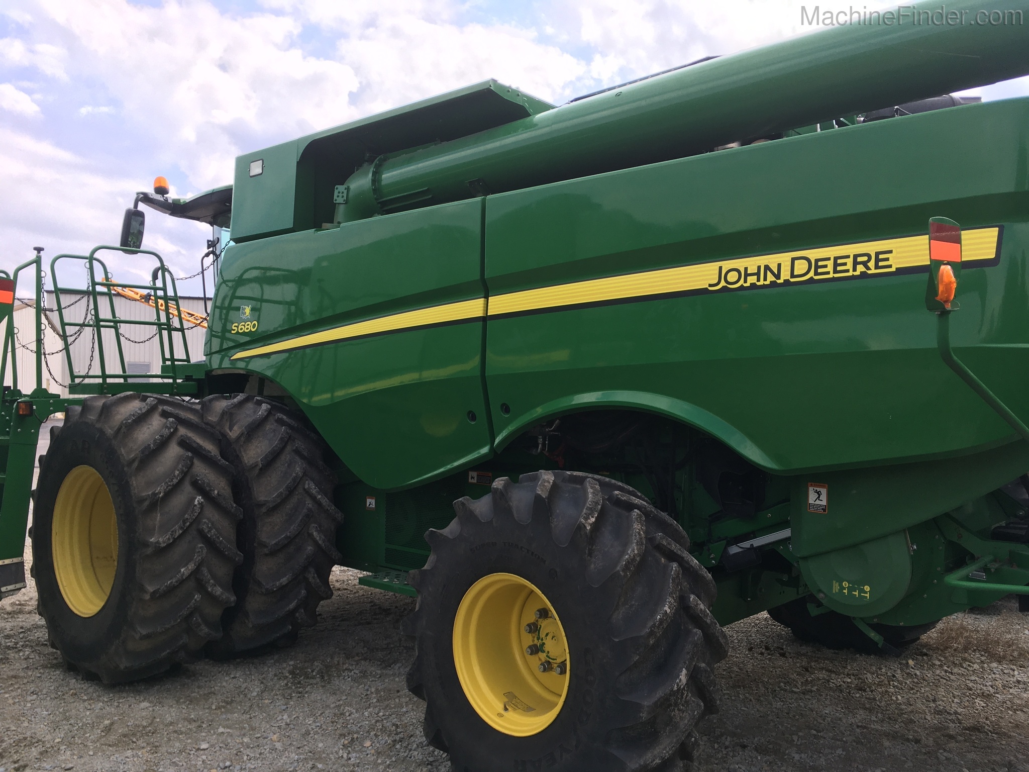 2012 John Deere S680 Image 17