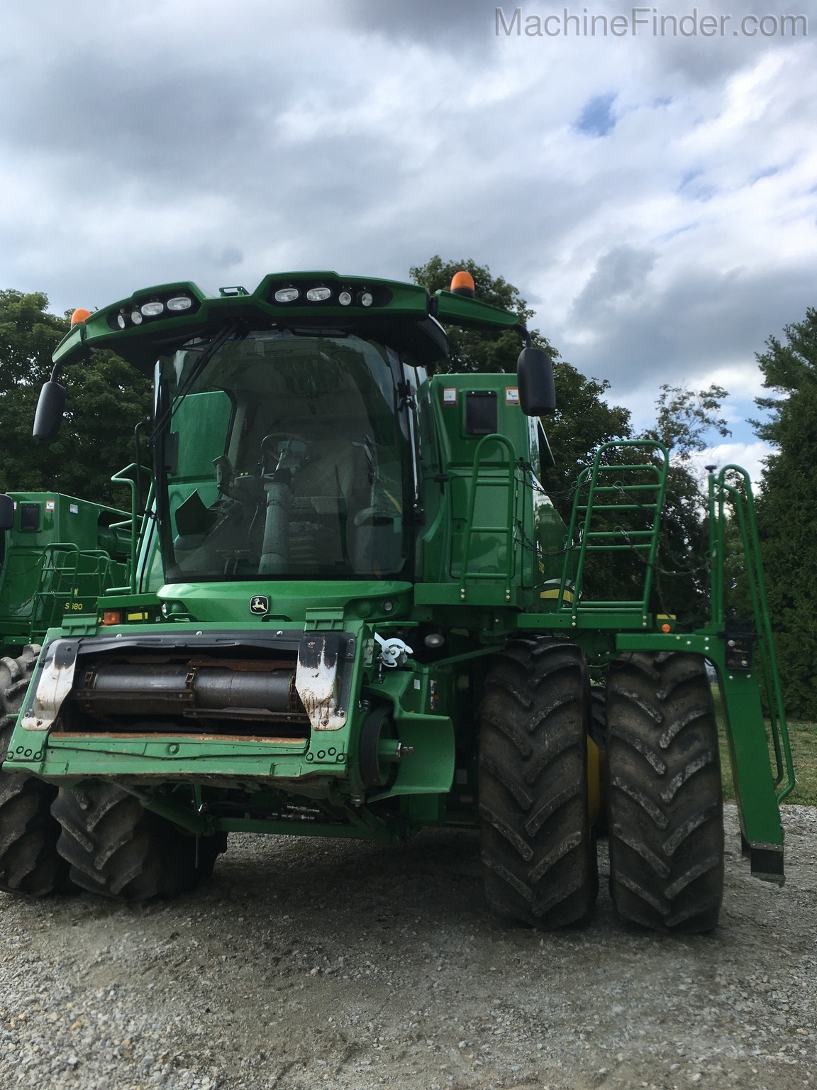 2012 John Deere S680 Image 18
