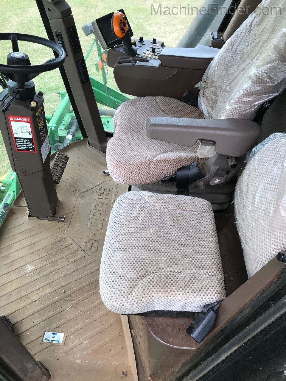 2015 John Deere CP690 Image 8