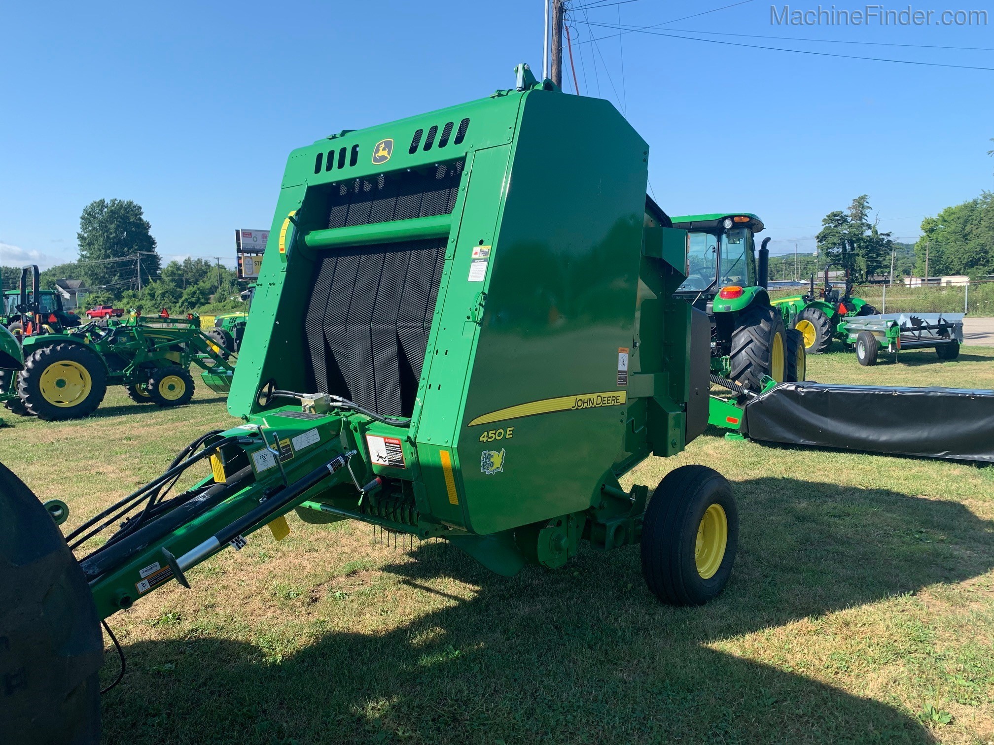 2020 John Deere 450E Image 2