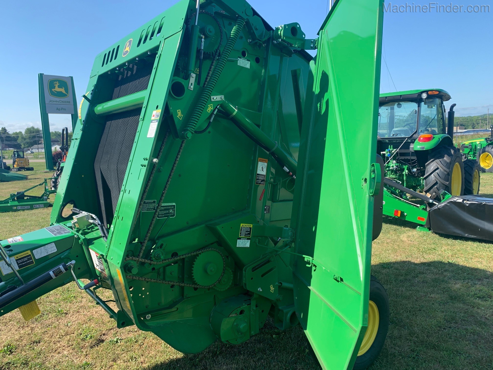 2020 John Deere 450E Image 4