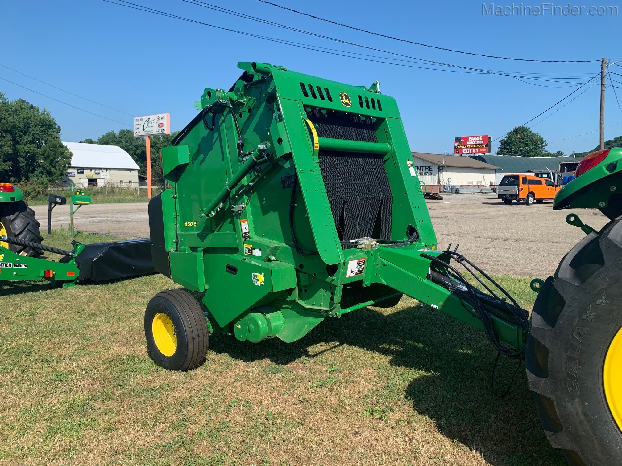 2020 John Deere 450E Image 8