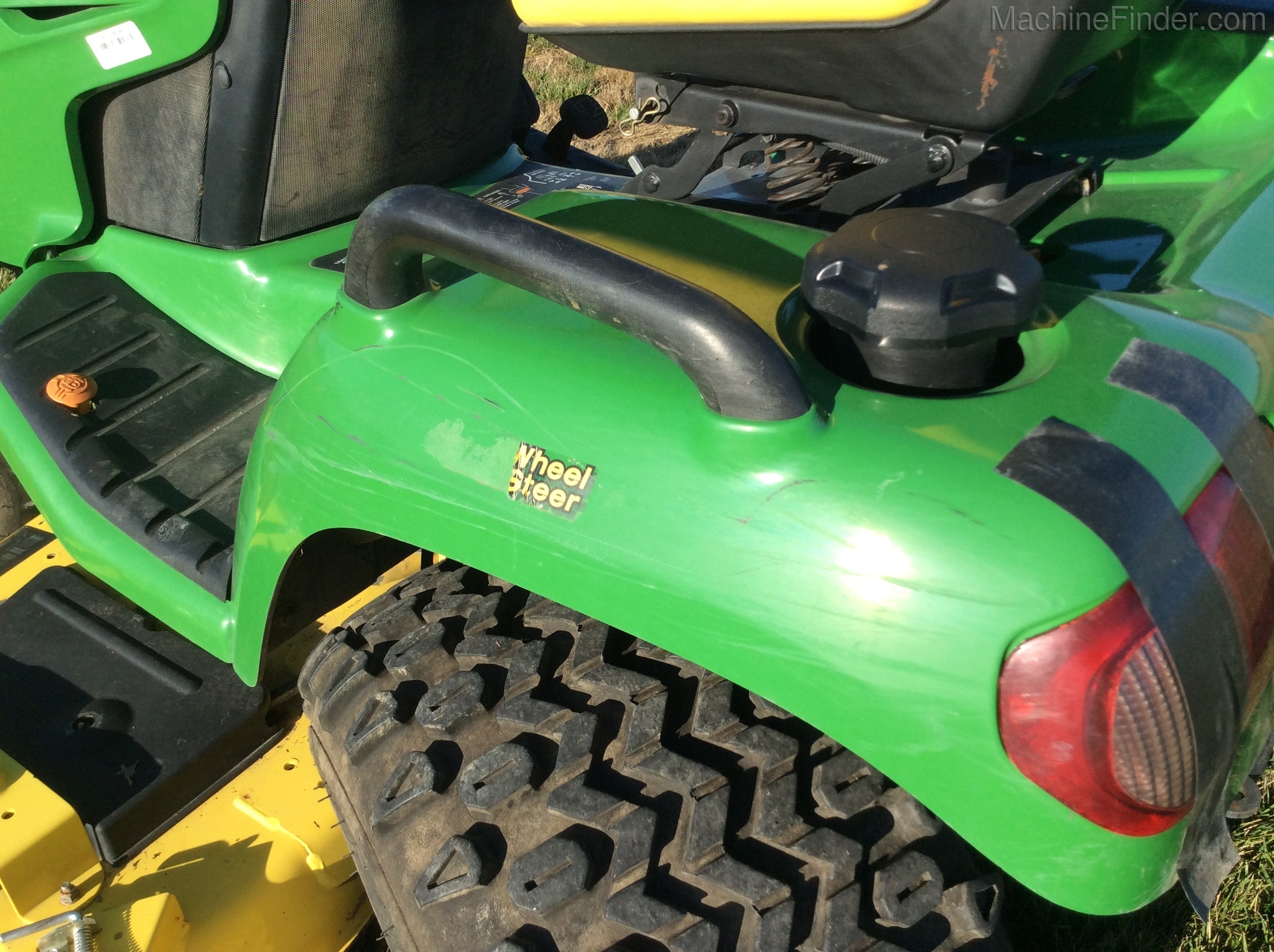 2012 John Deere X729 Image 8