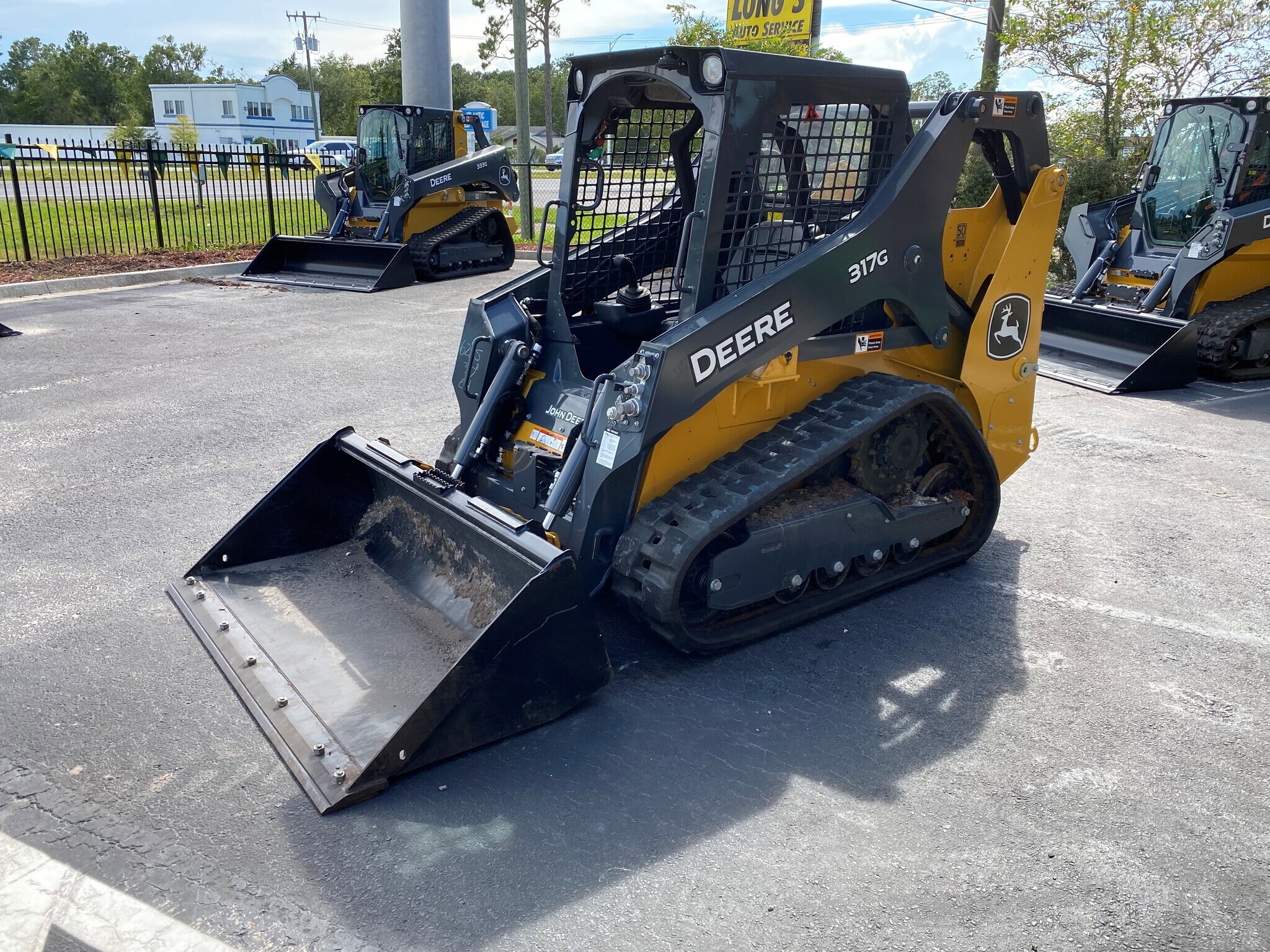 2020 John Deere 317G Image 3