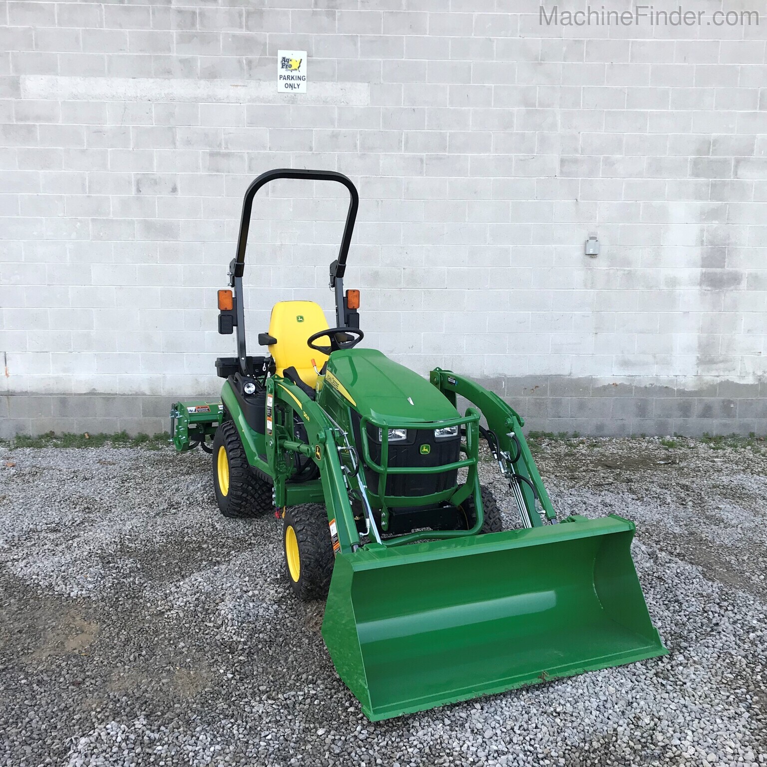 2020 John Deere 1025R Image 3