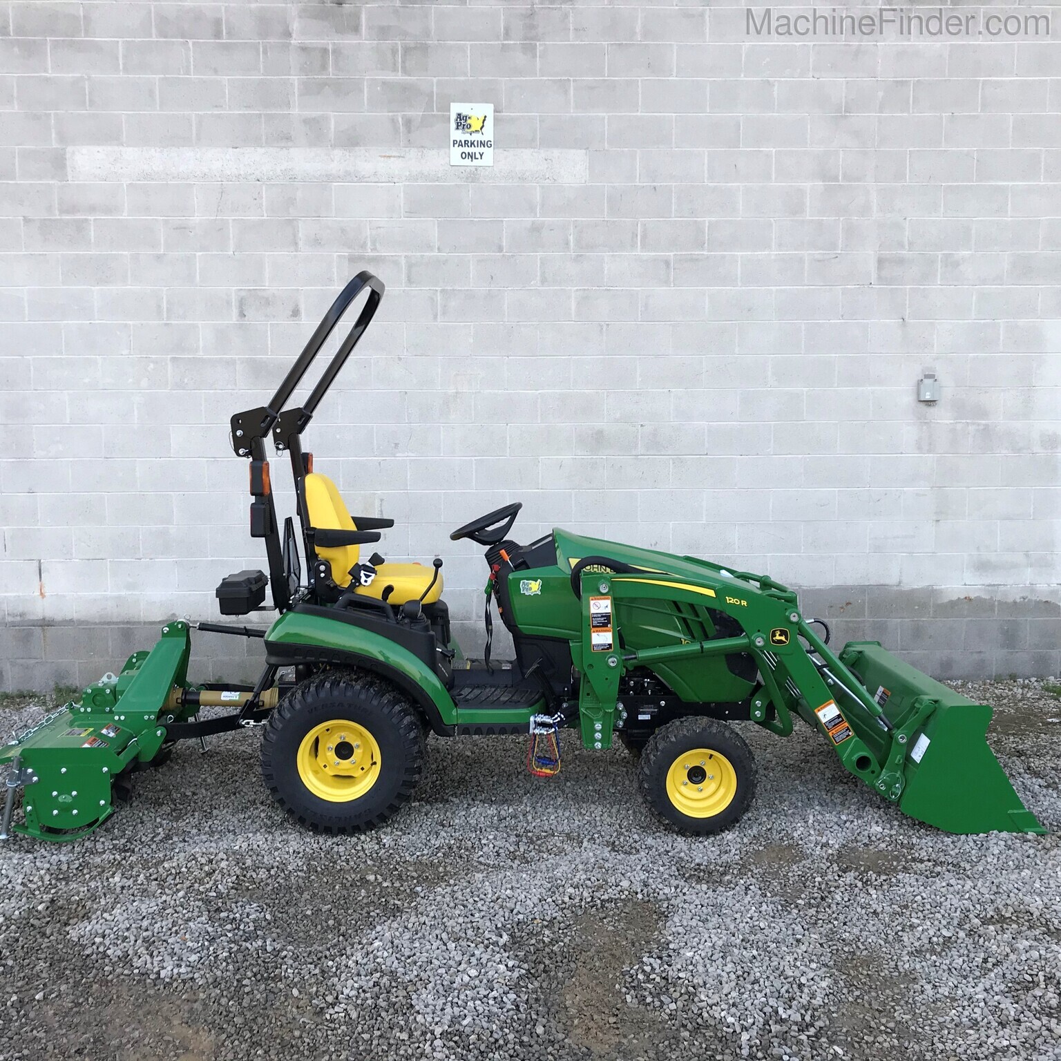 2020 John Deere 1025R Image 5