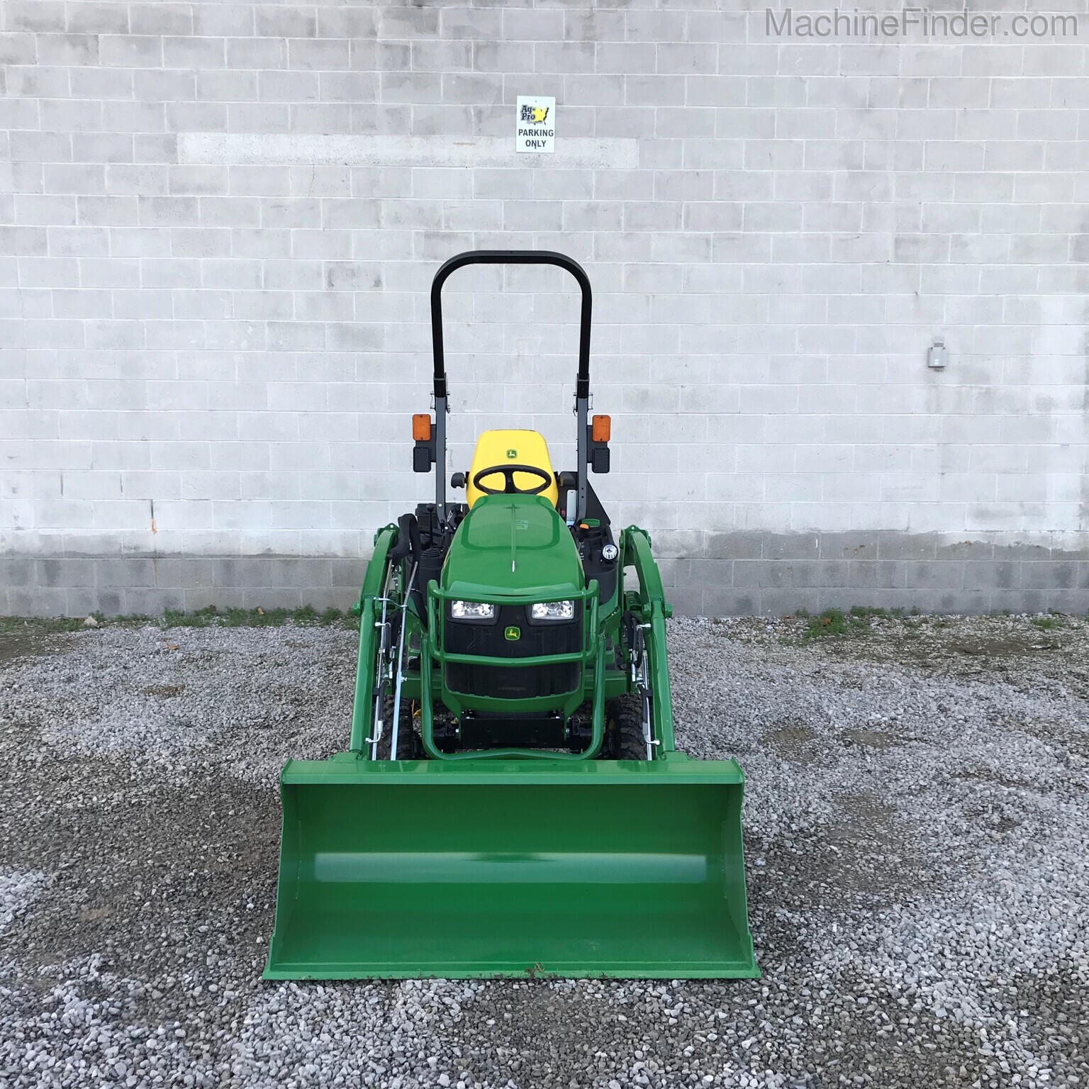 2020 John Deere 1025R Image 2