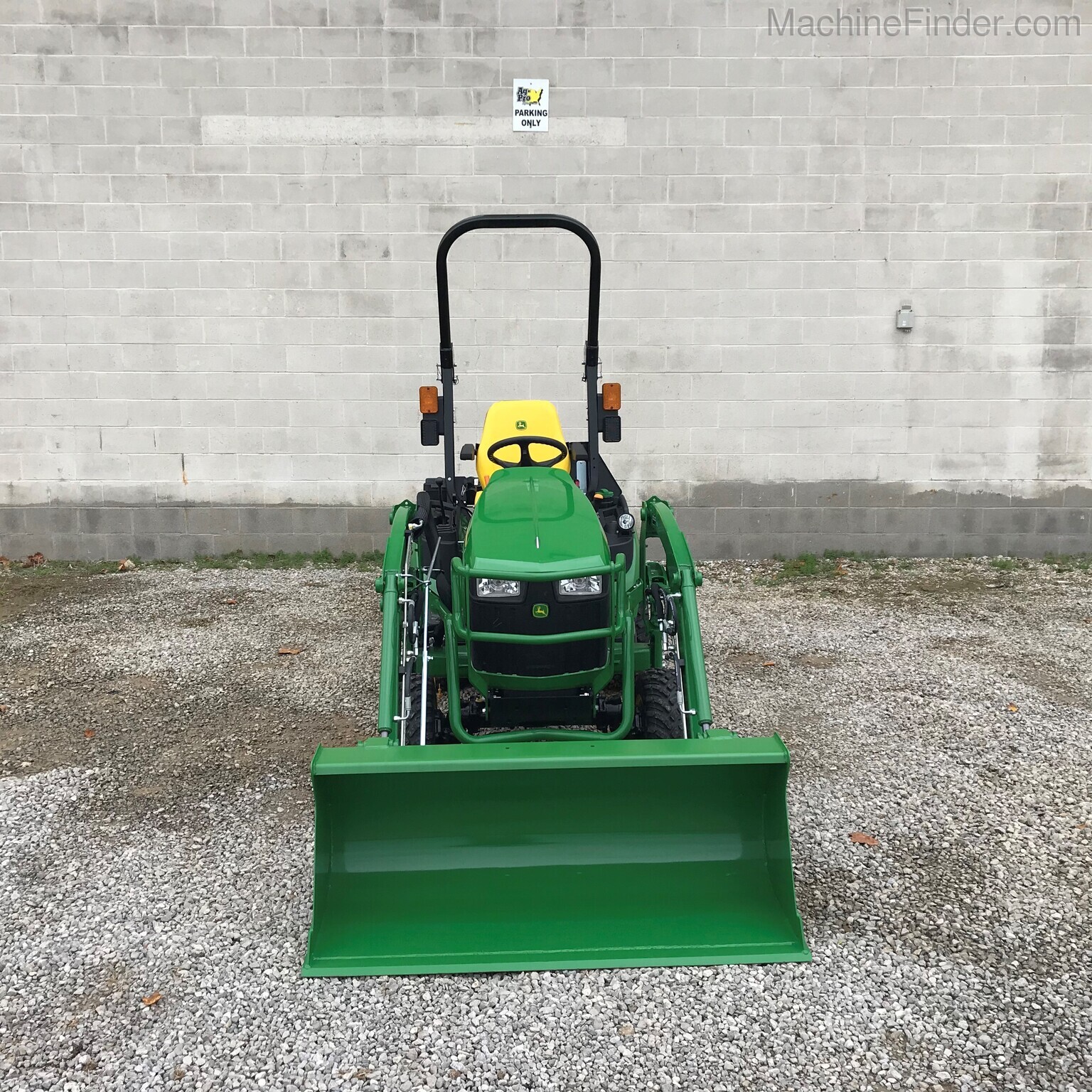 2020 John Deere 1025R Image 2