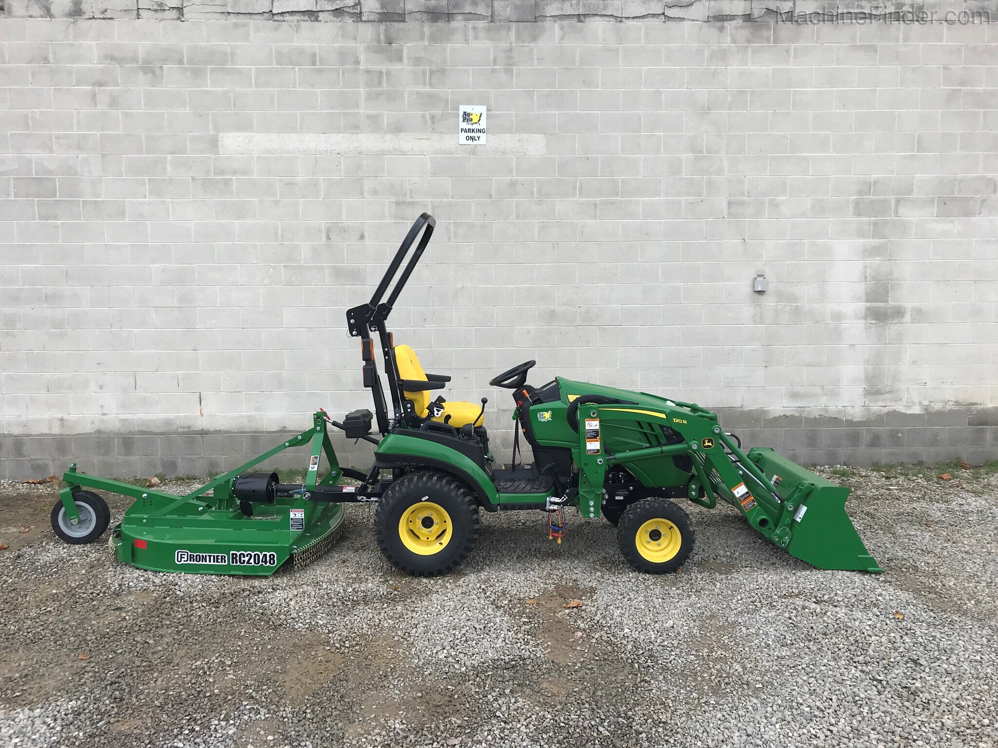2020 John Deere 1025R Image 5