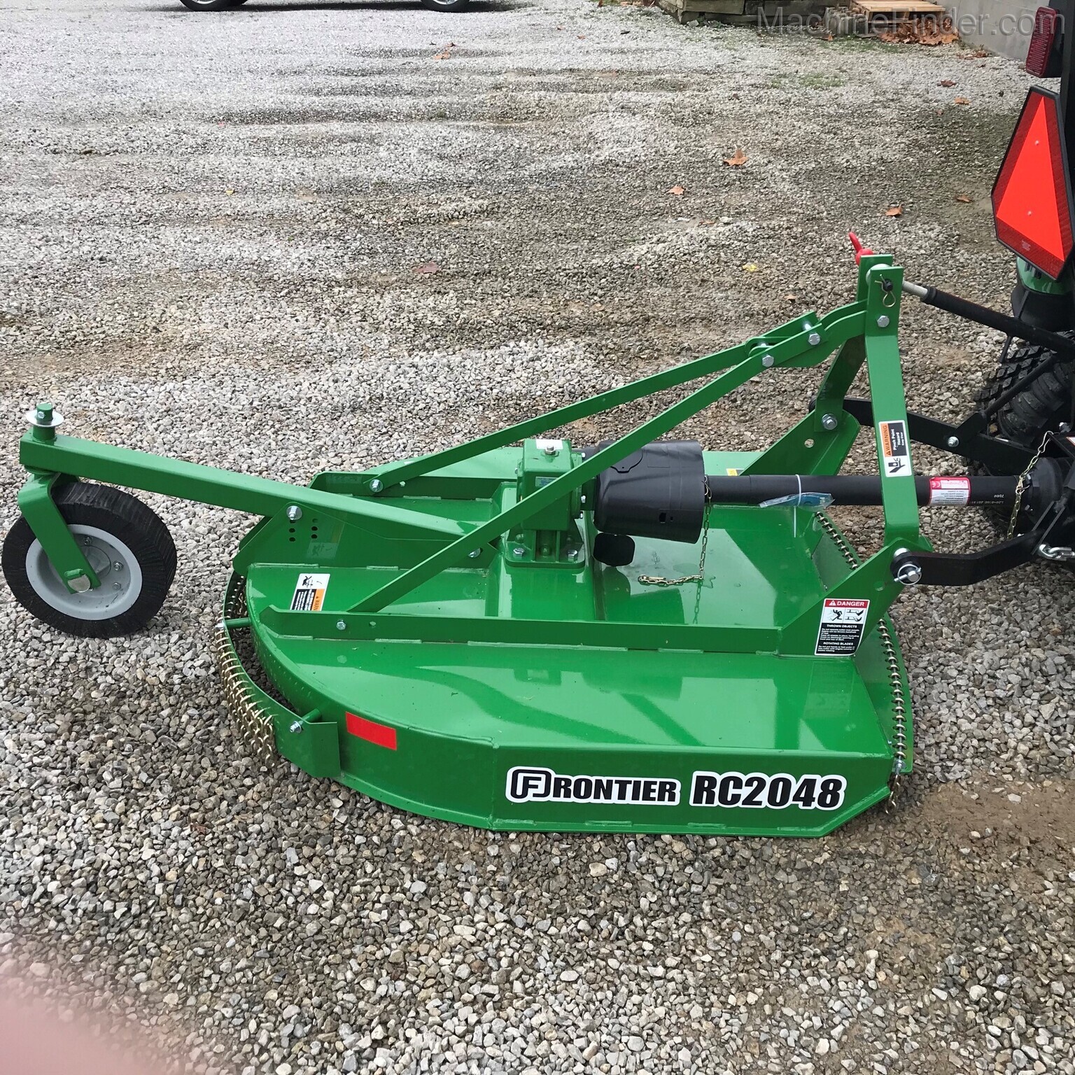 2020 John Deere 1025R Image 10