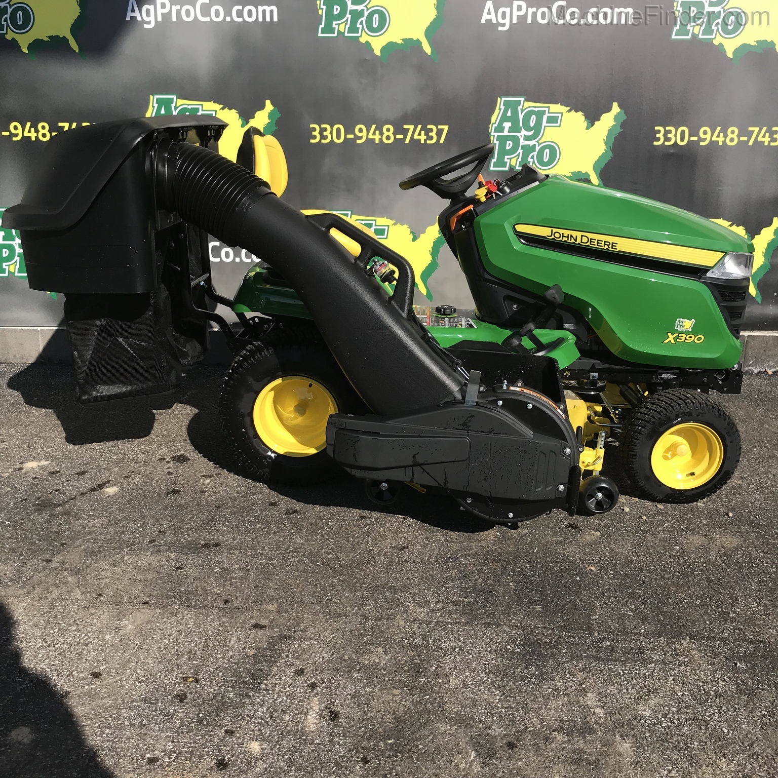 2020 John Deere X390 Image 6