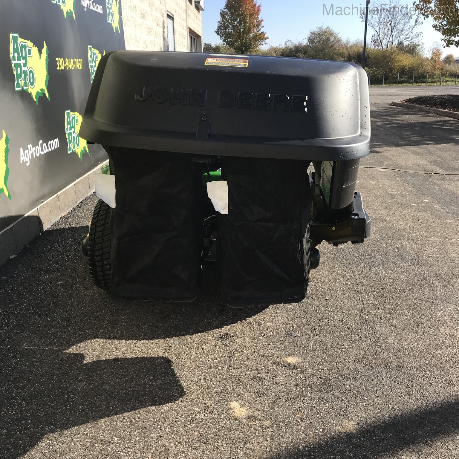 2020 John Deere X390 Image 8