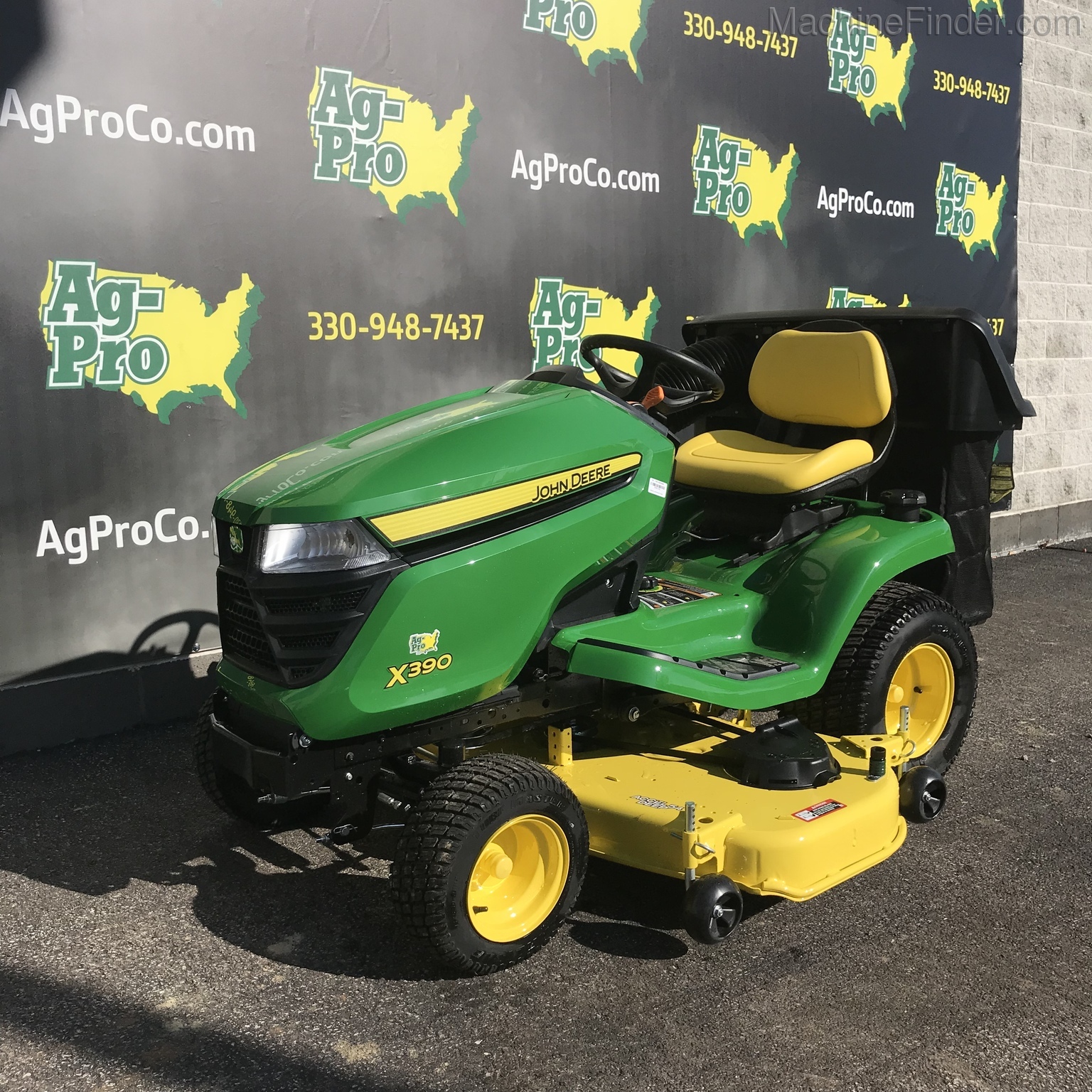 2020 John Deere X390 Image 2