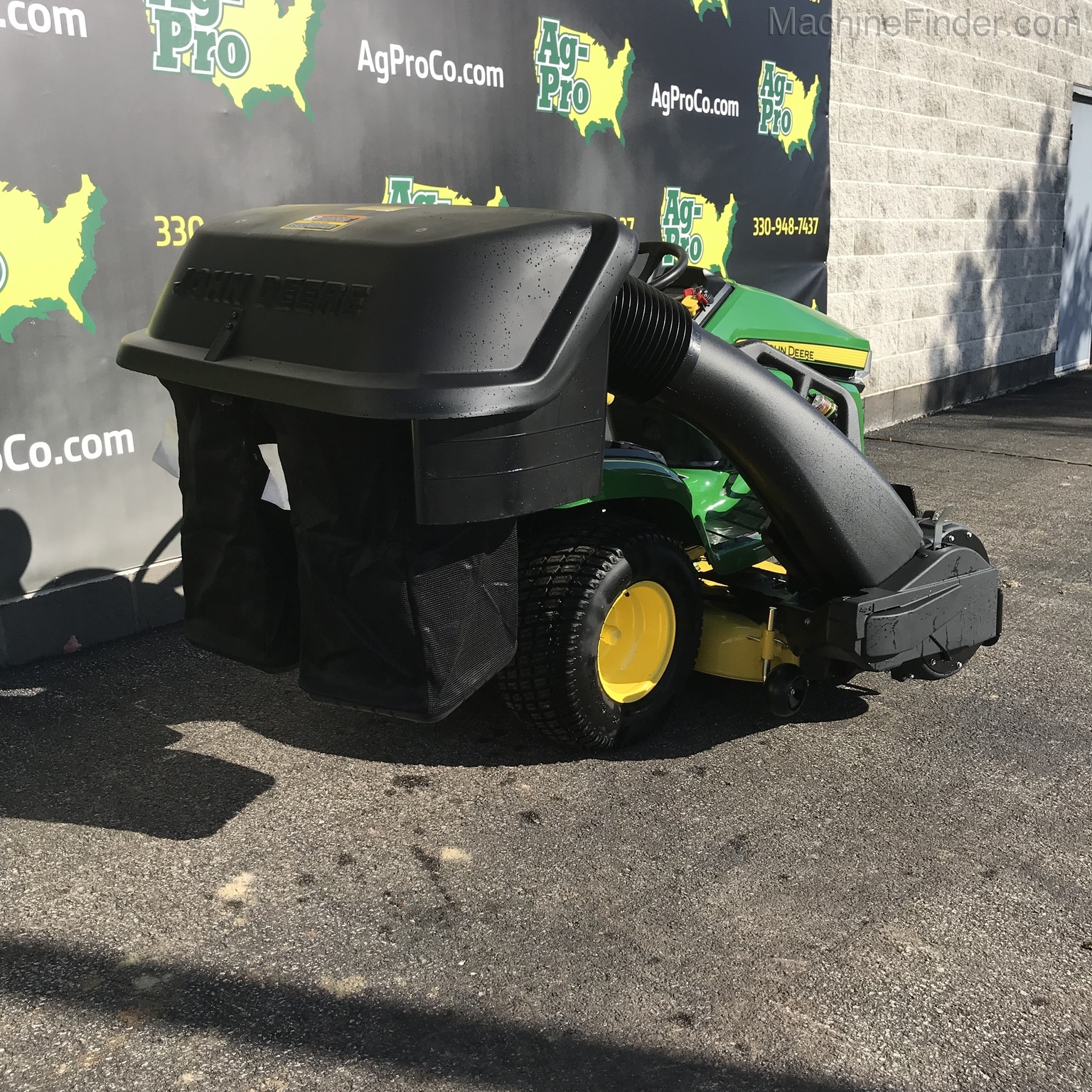 2020 John Deere X390 Image 7
