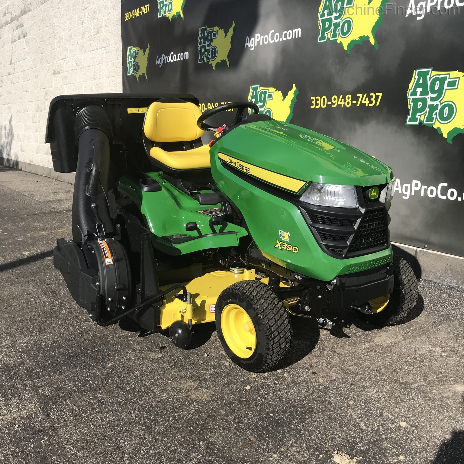 2020 John Deere X390 Image 5